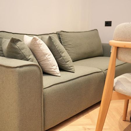 Nea Deluxe Apart-Hotel Тирана Экстерьер фото