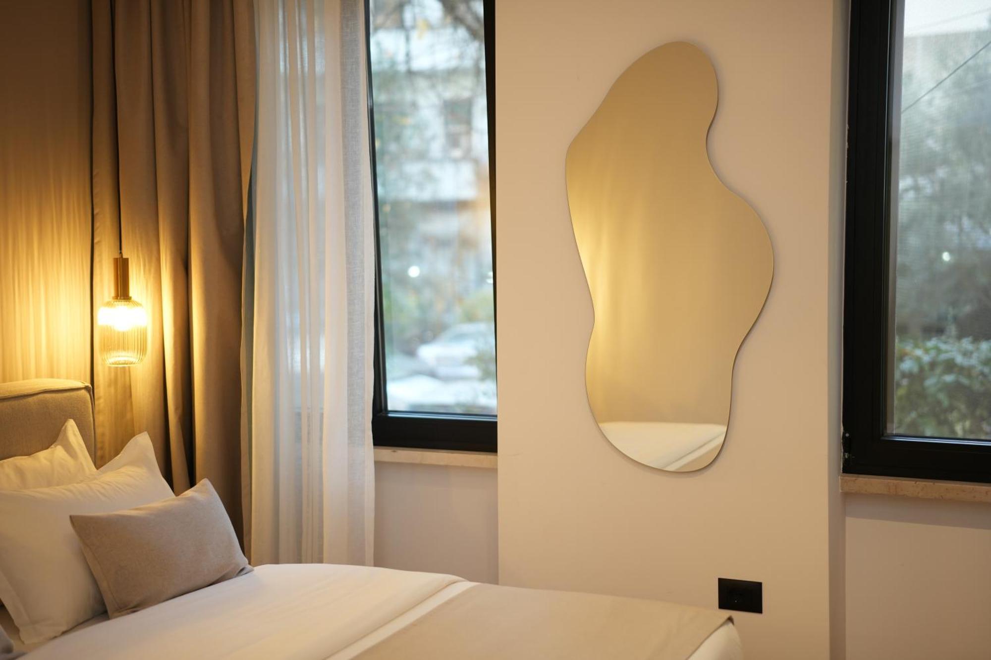 Nea Deluxe Apart-Hotel Тирана Экстерьер фото