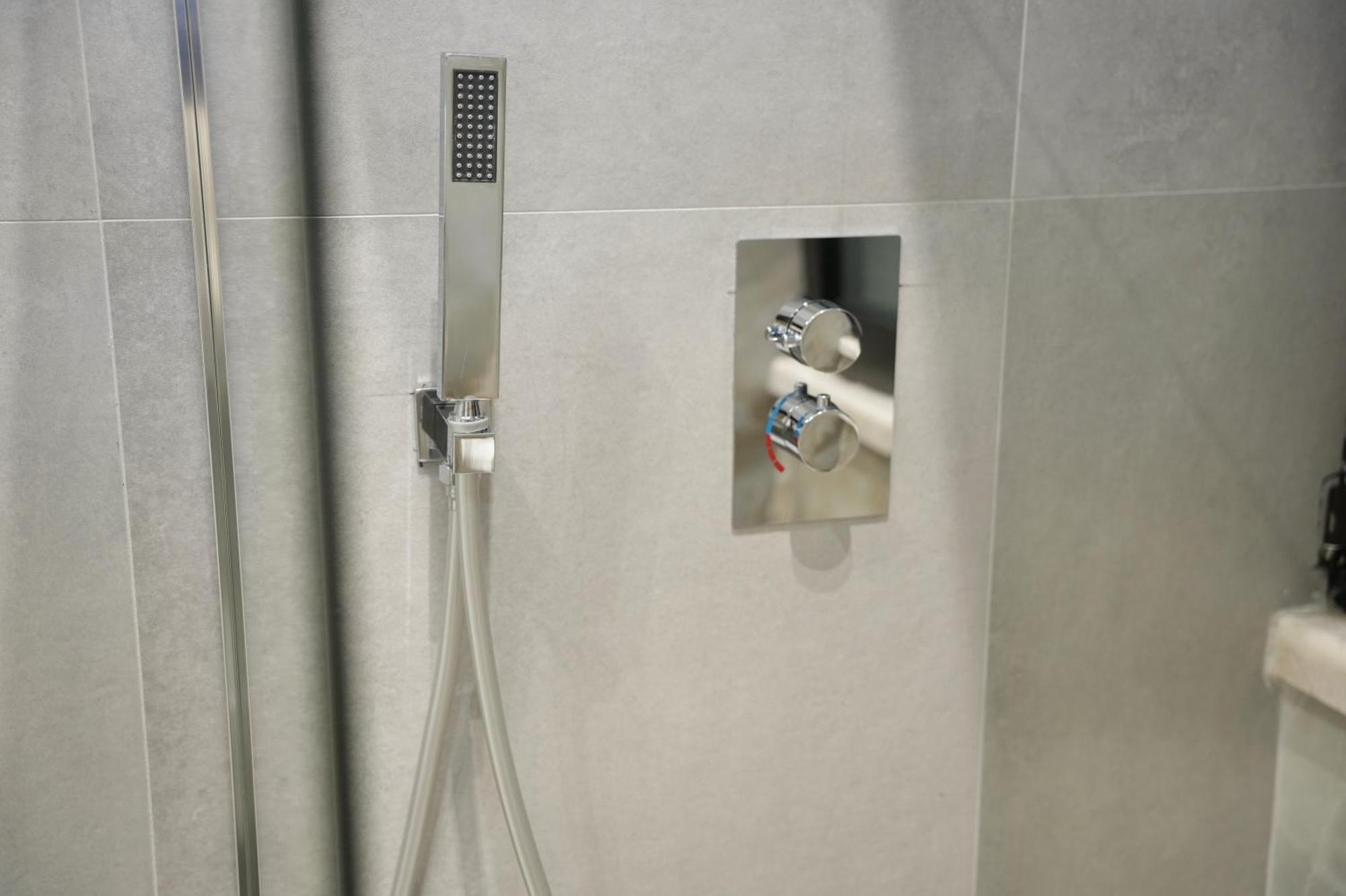 Nea Deluxe Apart-Hotel Тирана Экстерьер фото